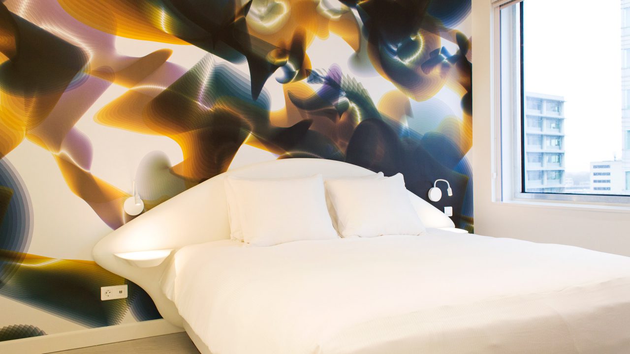 B-Aparthotel luxe bed