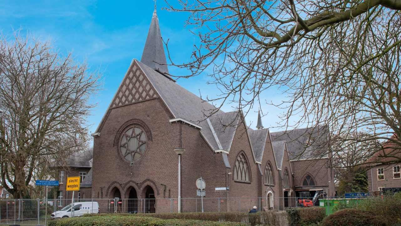 Glosec verbouwt Sint Jozefkerk in Hillegom